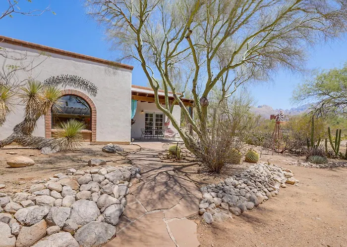 Private Desert Garden: Cozy Casita Сasa de vacaciones Tucson